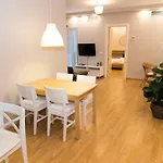 Confort en el Centro de la Ciudad Apartamento con patio privado Parking opcional